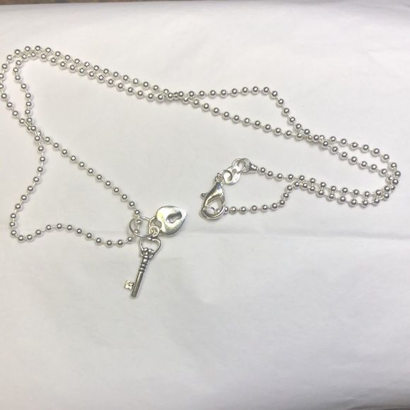 925 sterling silver heart & key charm - Picture 4 of 4